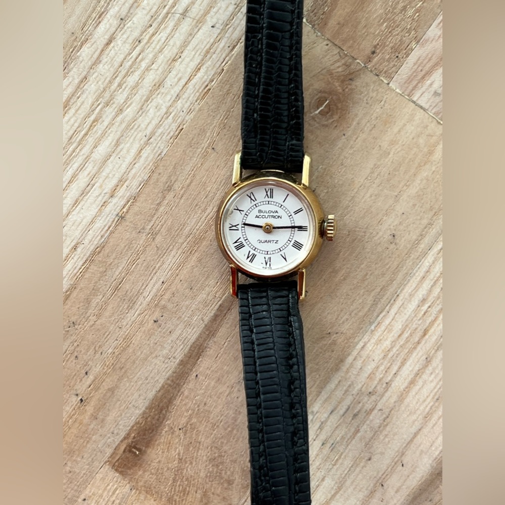 Bulova Accutron Rare Vintage Ladies Watch Gold Filled Case White Dial Leather - Picture 5 of 15